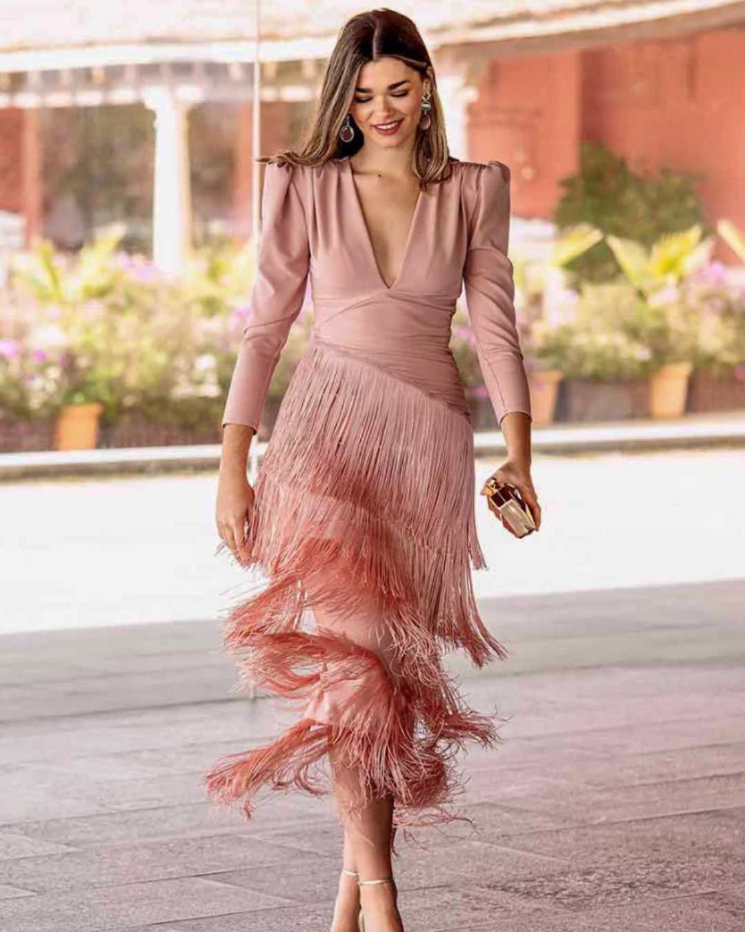 Tendencias en looks de invitada para primavera-verano 2025 tintorería 5àsec