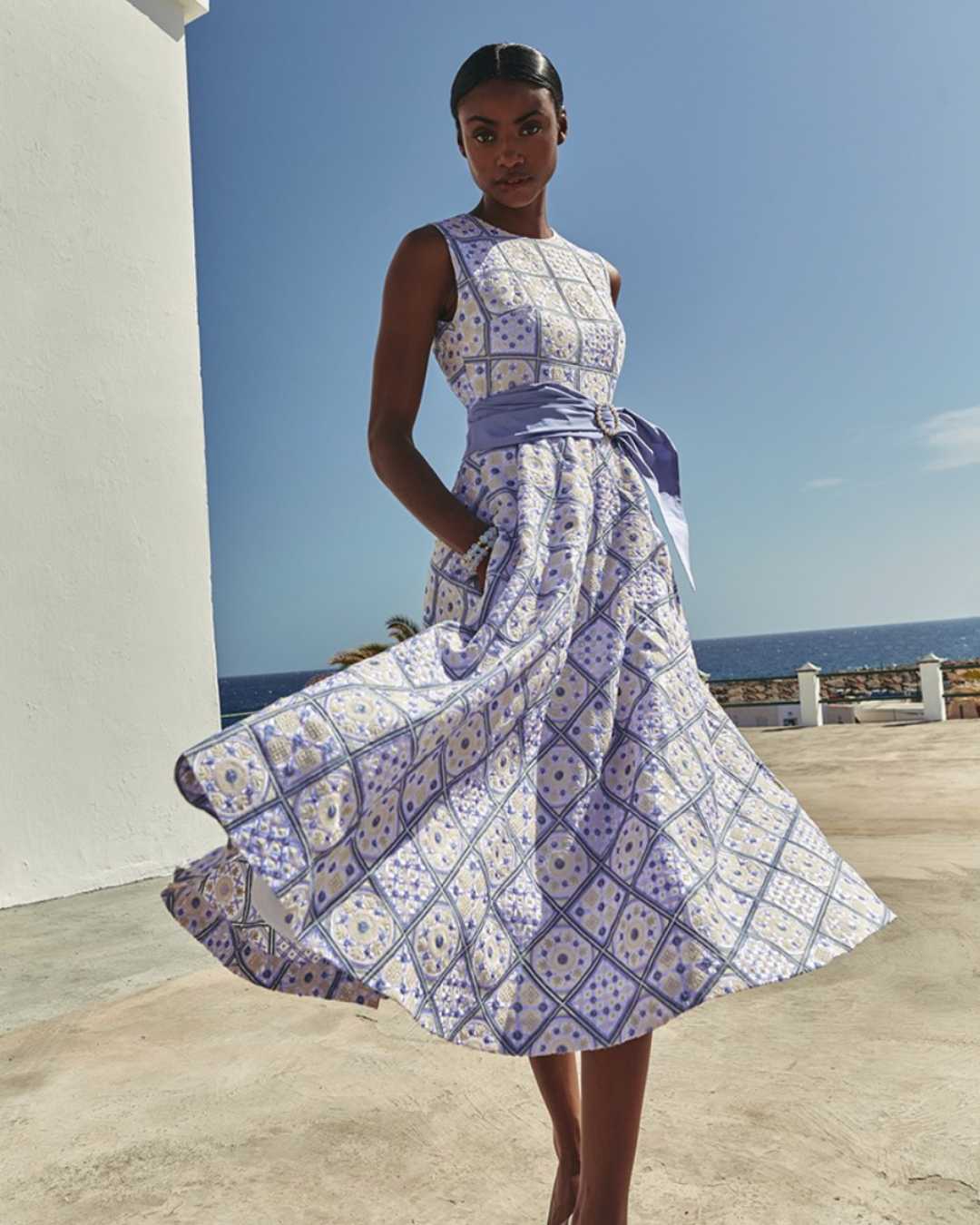 Tendencias en looks de invitada para primavera-verano 2025 tintorería 5àsec